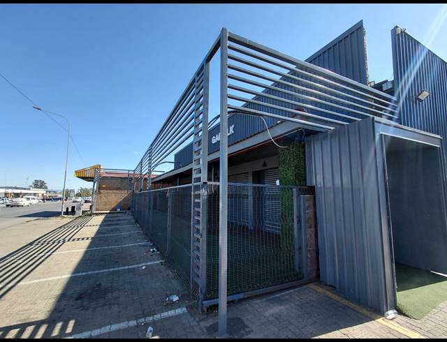 1,400M² BUSINESS FOR SALE IN ANNADALE